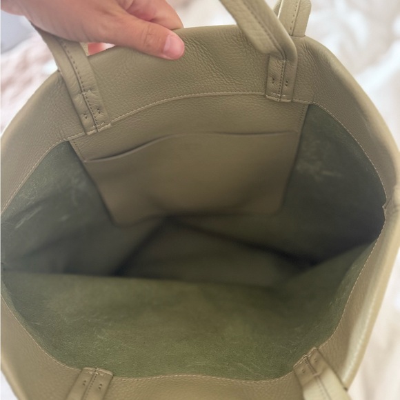 Cuyana Tall Easy Tote Sage - Picture 4 of 5